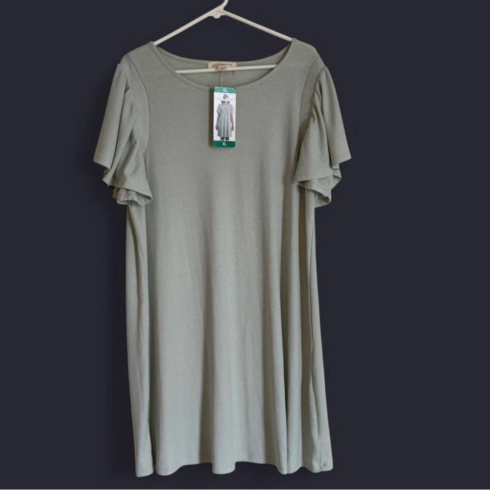 Relaxed Sage Green Midi Dress with Ruffle Short Sleeves